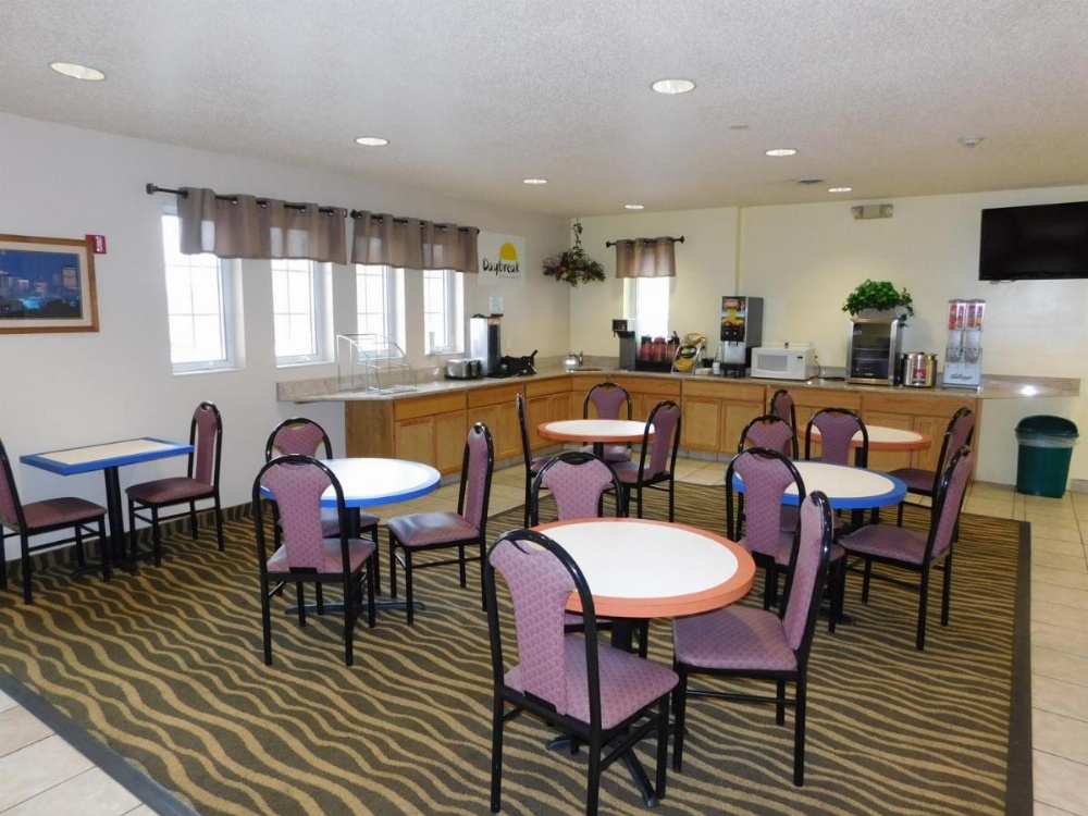 Days Inn by Wyndham Des Moines Merle Hay Image 6