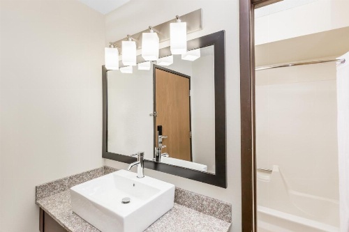 Days Inn by Wyndham Des Moines Merle Hay image 16